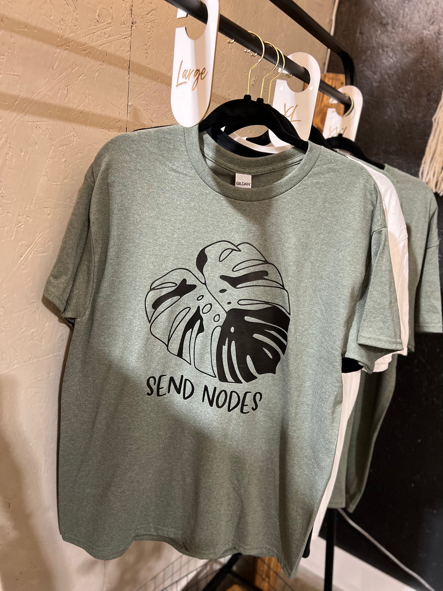Send Nodes - Monstera Tee