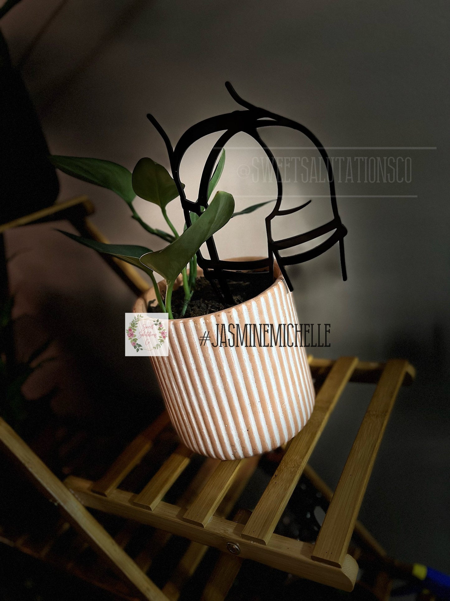 Sexy Little Trellis Lady
